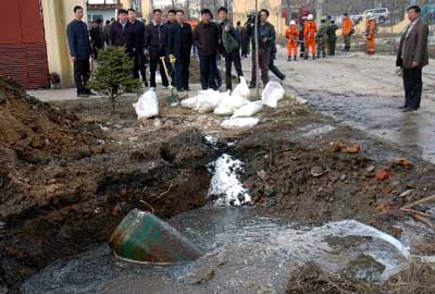 黑龙江水厂氯气泄漏5000余人紧急转移