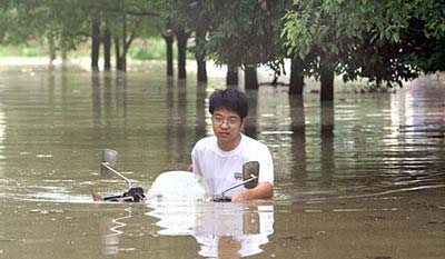 我国南方部分地区严重洪涝灾害(组图)