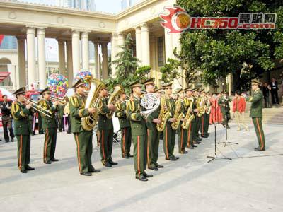 上海展会花絮：开幕式上乐队前来助兴