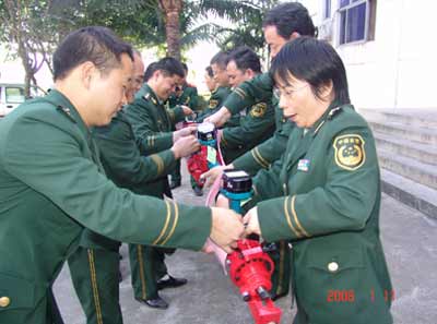 海南省消防部队配发地震抢险救援器材