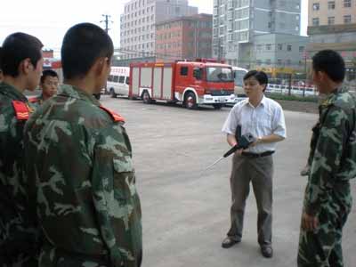 组图：太原消防添利器尖端生命探测器