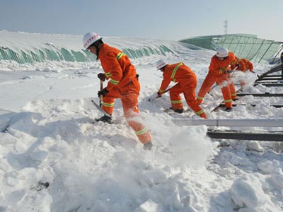 组图：宁夏消防官兵奋勇抗击冰雪灾害