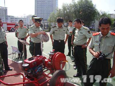 长春支队发明多功能移动式农用消防水泵