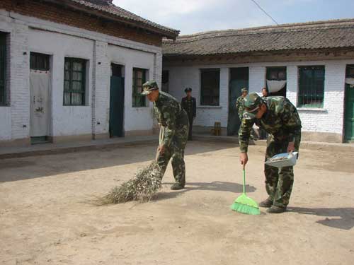 关爱孤寡老人献爱心 麦积消防在行动/图