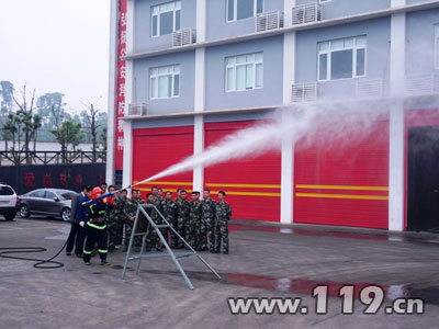 高压射流细水雾灭火装置亮相重庆江北