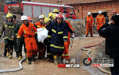 临湘烟花爆炸事故系灯泡炸裂 隐患由来已久