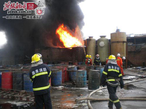 石家庄鹿泉一化工厂失火 爆炸声频传