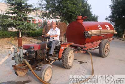 一个村有百台消防车 渭南自制消防车/图