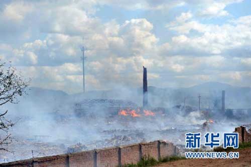 黑龙江伊春鞭炮厂爆炸已致2死22伤/图