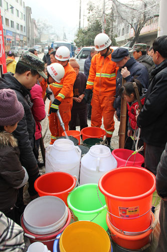 来自冰雪中的感动 铜仁消防抗冻救灾纪实