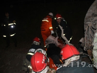 组图：河南许昌特大交通事故致16人死亡