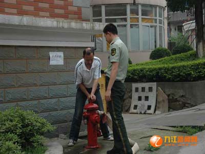 浔阳消防大队筑牢社区安全“防火墙”/图