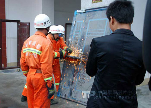 海口消防钻研破拆技能助力生命救援