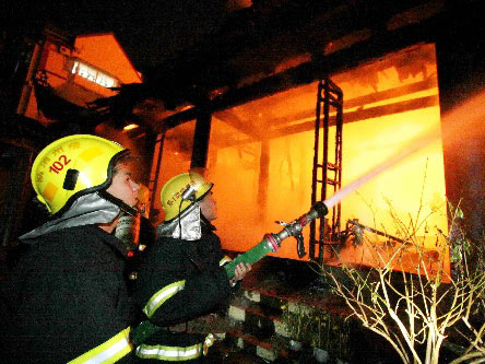 组图：福州千年古建筑法海寺发生火灾