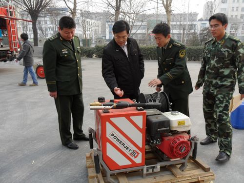 淄博喜添一七式空气压缩泡沫消防车/图