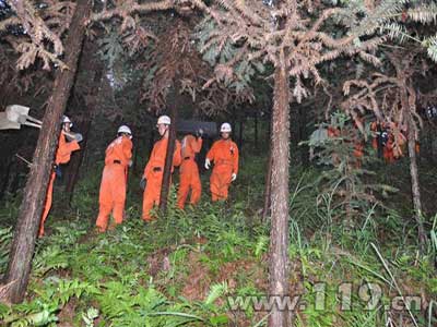 广西全州山体滑坡21人失踪 桂林消防驰援