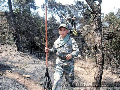 两女祭拜引山林大火 火蹿进围墙危万吨油库