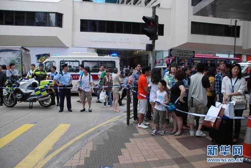 组图：香港尖沙咀海防道突发火灾