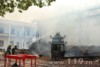 法明寺起火烧毁35尊玉佛 疑因电线短路