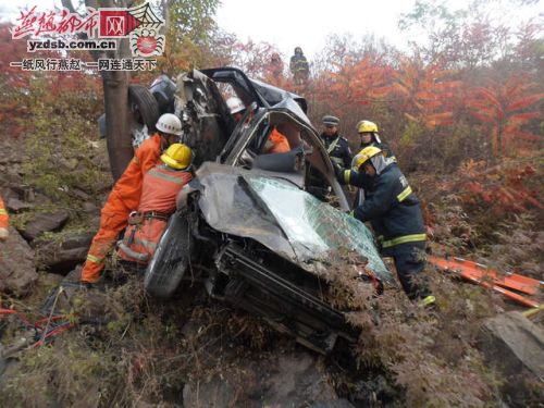 河北承德两车相撞　酿一死三伤惨剧/图