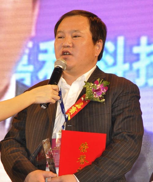 李明荣获2011年消防行业十大贡献人物奖