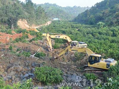 梧州山体滑坡事故已致2死 消防仍在搜救