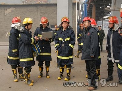 内蒙古宜化化工厂爆炸起火 乌海消防急救