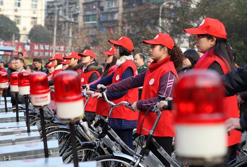 湖北宜昌首次为社区配消防巡逻自行车/图