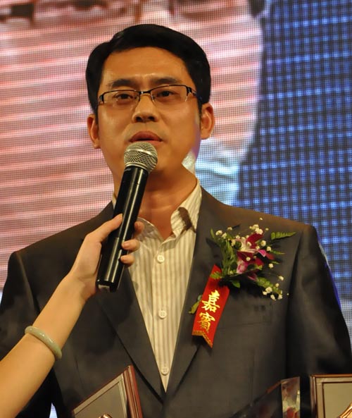 上海熊猫荣获2011消防行业十大新锐企业奖