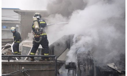 微博爆料：北京海淀魏公村饭店起大火