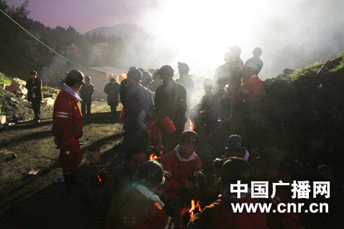 组图：师宗矿难无生还者 21死22人生死不明