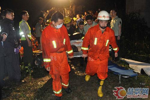 组图：沈海高速6·20重大交通事故救援纪实