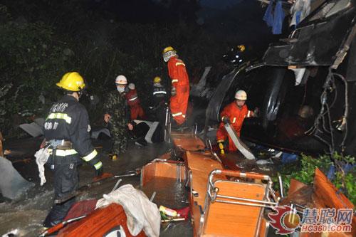 组图：沈海高速6·20重大交通事故救援纪实