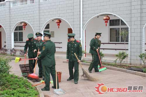 上杭消防官兵用实际行动开展学雷锋活动