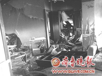 液化气管道泄漏爆炸 邻家一男子身亡/图