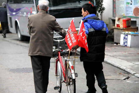 25年如一日 91岁老人当消防义务宣传员