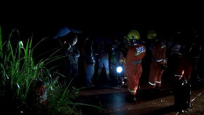 浙江永康7人被困深山 消防雨夜大搜救[图]