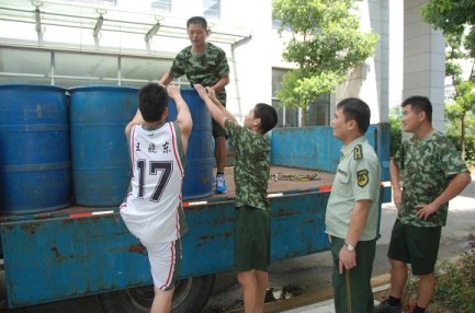 湖州消防购60余吨泡沫灭火剂提升作战能力