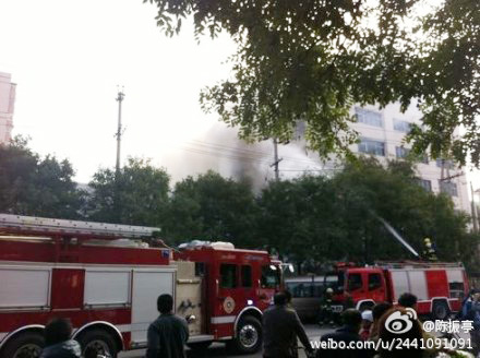 西直门又着火了 一年一次火元芳你怎么看/图