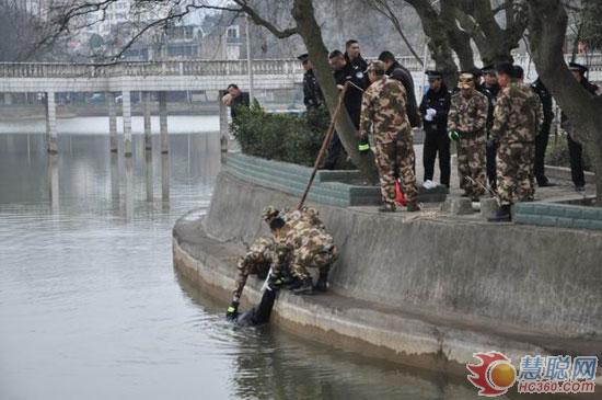 桃花湖中惊现浮尸 六枝消防紧急处置