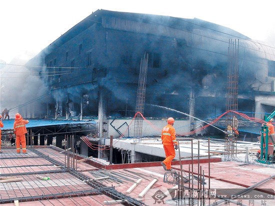 广西巴马一农贸市场失火 数个消防栓无水