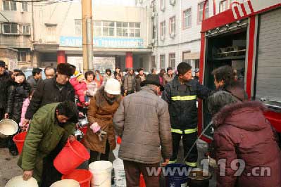 苯胺泄漏致邯郸停用水库供水 消防送水救急