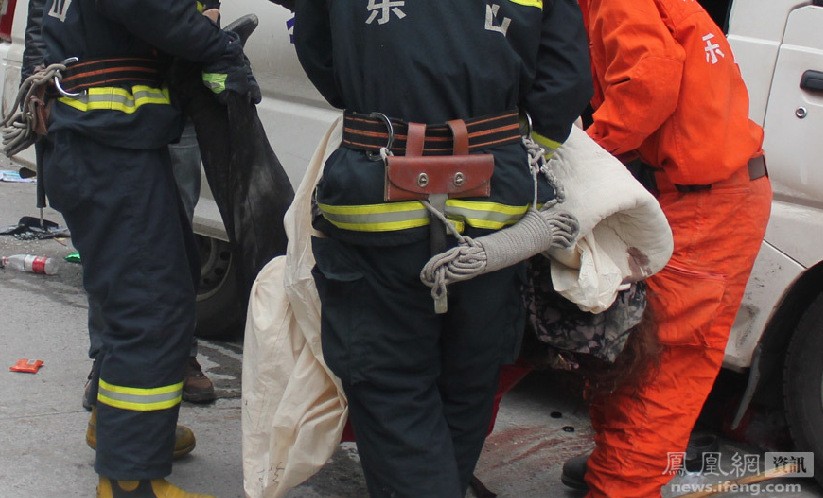 四川峨眉山景区发生车祸致游客1死4伤