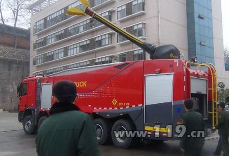 长沙雨花喜添首台B类泡沫消防车