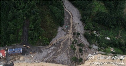 四川都江堰发生泥石流 飞豹救援队出动