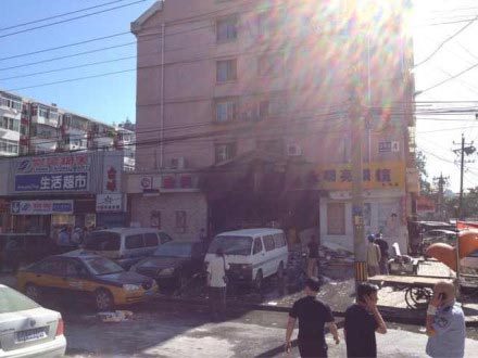 组图：北京金凤呈祥蛋糕店爆炸 已致2人死