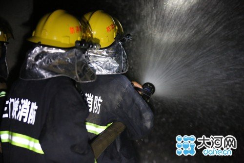 59吨丙烯槽罐车侧翻 三门峡消防拆除炸弹