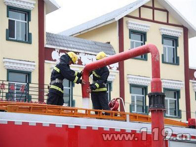 组图：海北州首座消防水鹤建成并投入使用