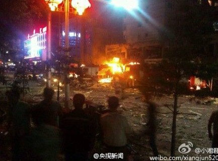 组图：直击山西朔州饭店爆炸2死157伤现场