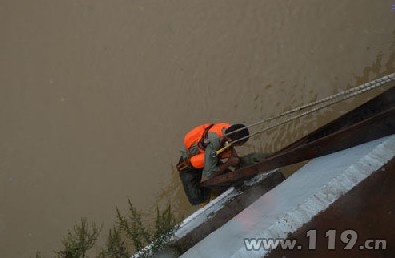 “菲特”凶猛突袭 安吉消防彻夜营救81人